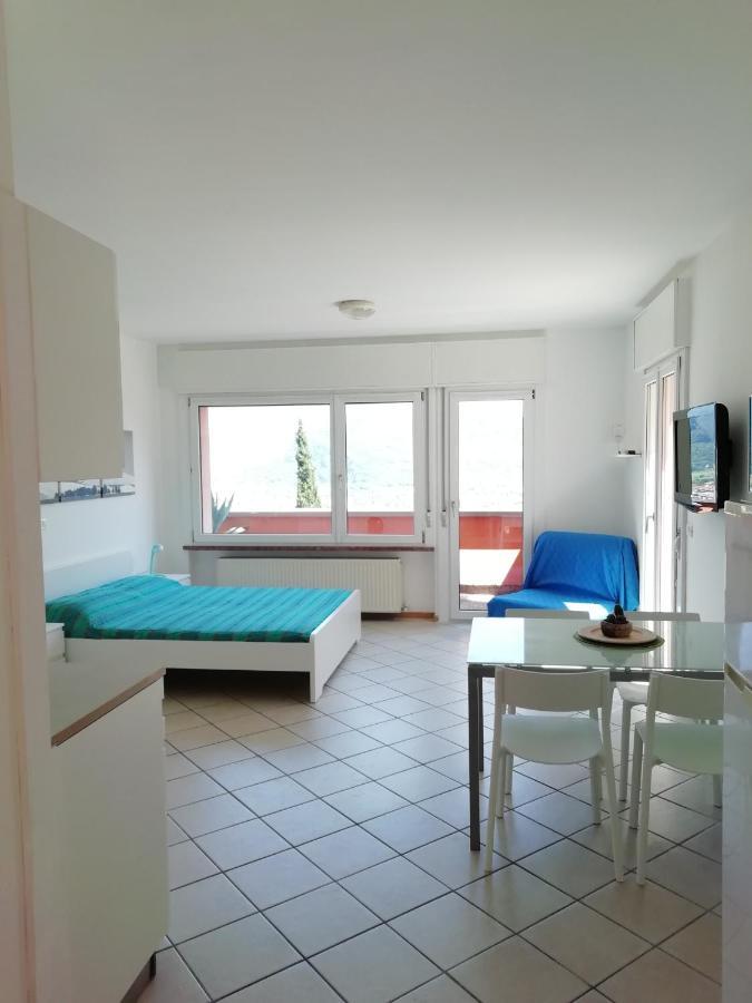 Lake & Castle View Apartment ريفا ديل غاردا المظهر الخارجي الصورة