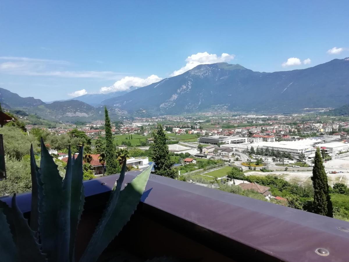 Lake & Castle View Apartment ريفا ديل غاردا المظهر الخارجي الصورة