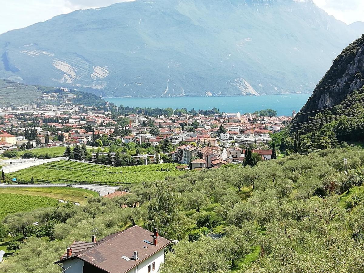 Lake & Castle View Apartment ريفا ديل غاردا المظهر الخارجي الصورة