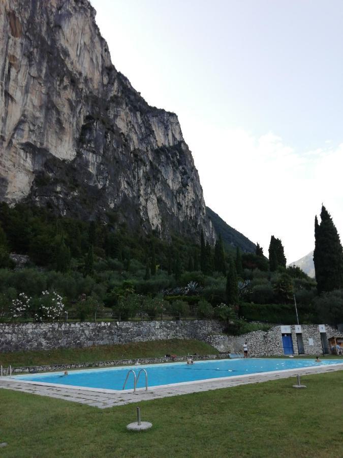 Lake & Castle View Apartment ريفا ديل غاردا المظهر الخارجي الصورة