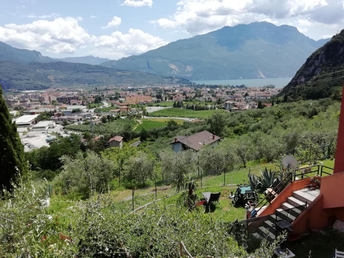 Lake & Castle View Apartment ريفا ديل غاردا المظهر الخارجي الصورة